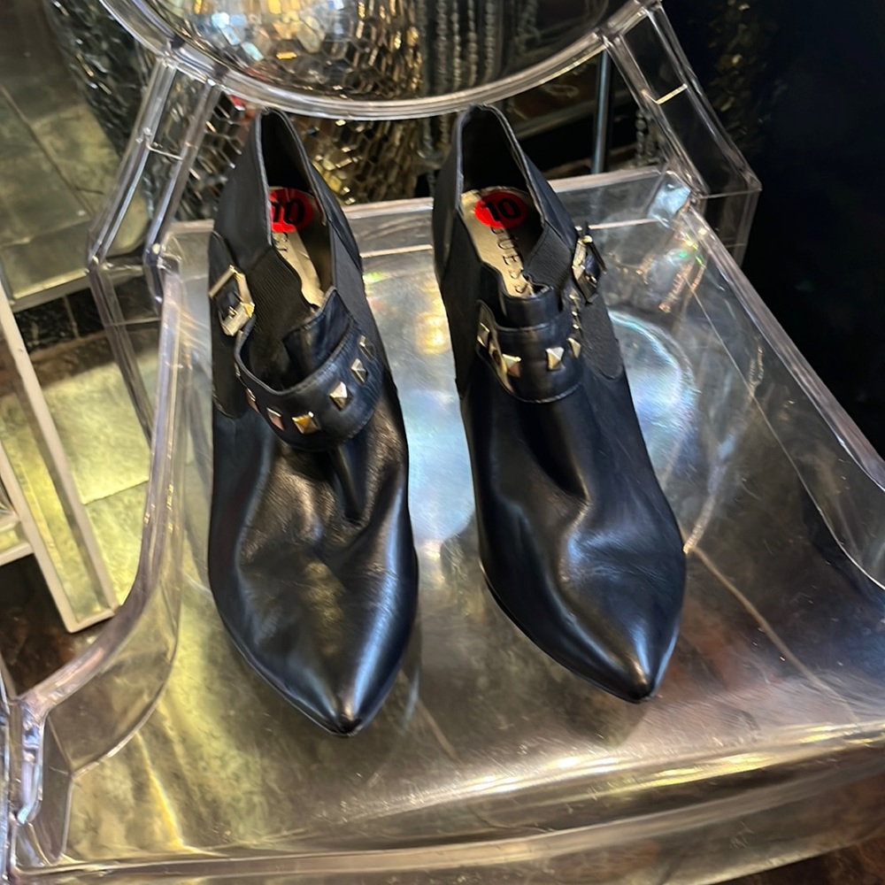 Guess boots